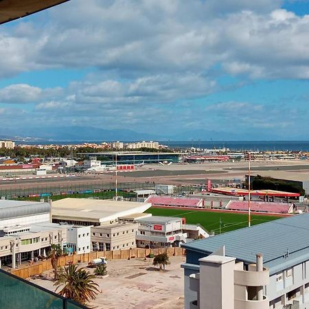 גיברלטר Urban Oasis At Luxurious Ocean Village מראה חיצוני תמונה