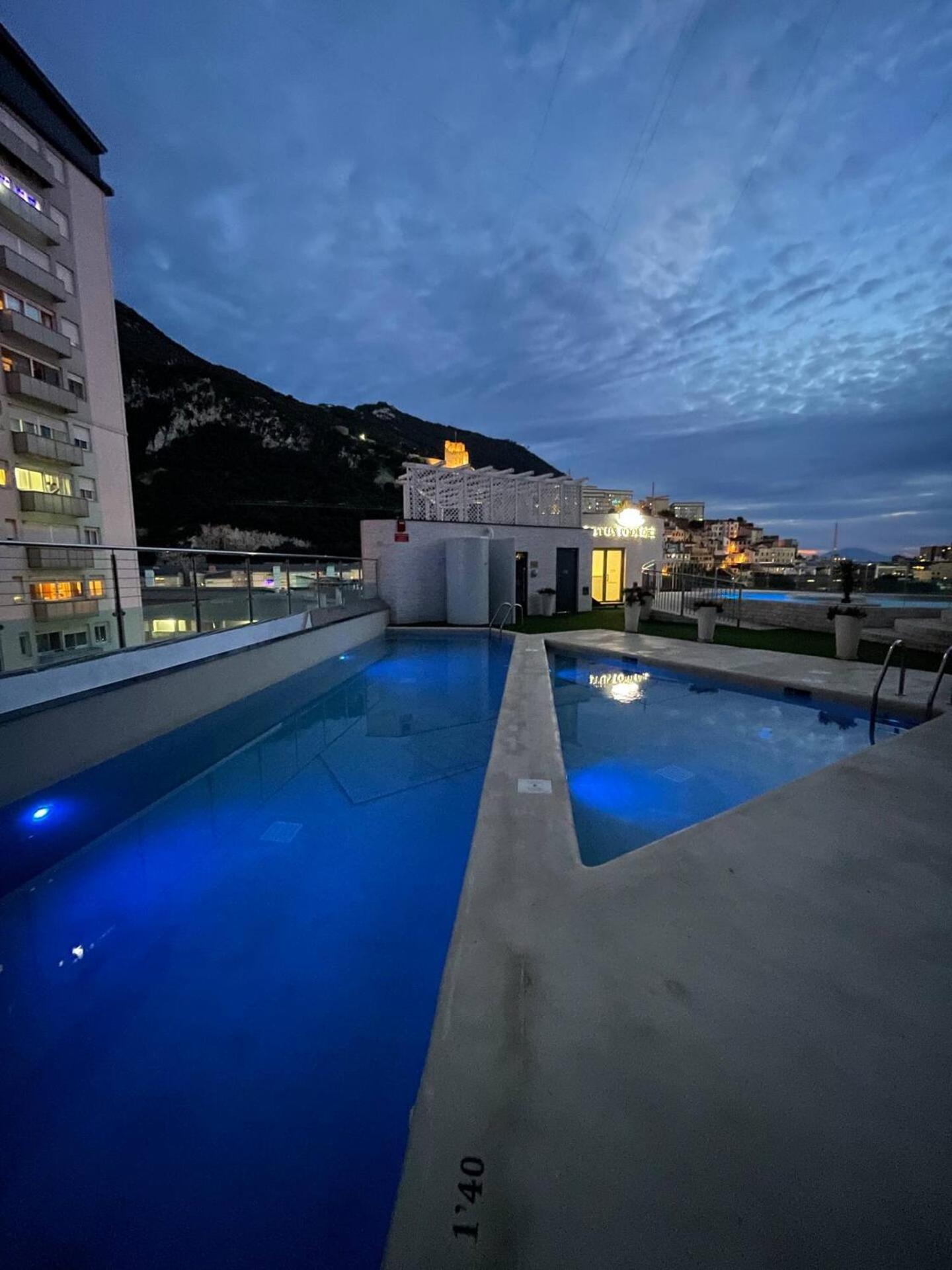 גיברלטר Urban Oasis At Luxurious Ocean Village מראה חיצוני תמונה